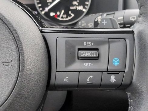 Used 2022 Nissan Rogue SV w/ SV Premium Package FWD image 26