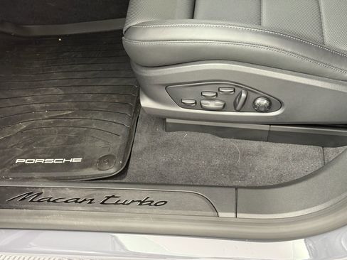 Certified 2025 Porsche Macan Turbo Electric AWD/4WD image 15