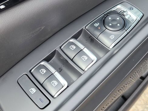 Certified 2025 Kia Carnival SX Prestige FWD image 11