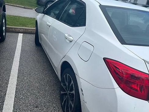 Used 2018 Toyota Corolla SE FWD image 27