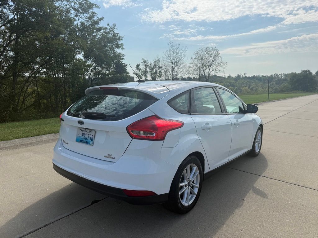 Used 2016 Ford Focus SE FWD image 3