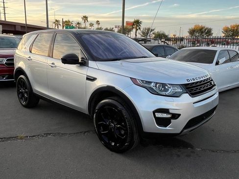 Used 2019 Land Rover Discovery Sport HSE AWD/4WD image 3