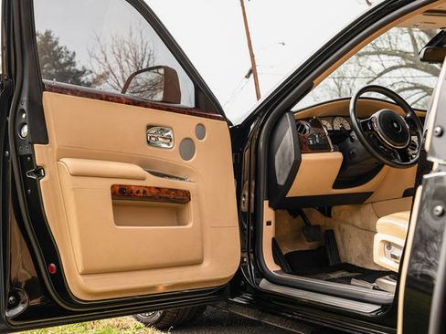 Used 2014 Rolls-Royce Ghost image 45