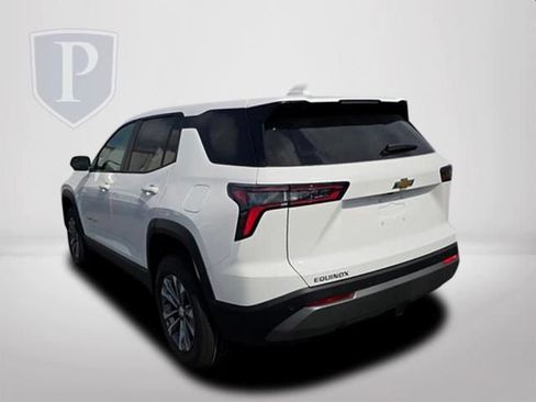 New 2027 Chevrolet Equinox LT FWD image 8