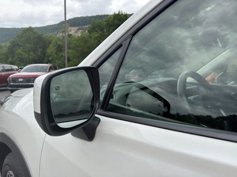 Used 2023 Subaru Forester Premium AWD/4WD image 10