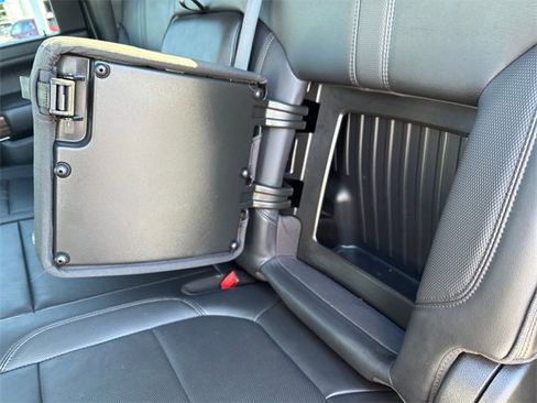 Used 2022 Chevrolet Silverado 3500 High Country image 32