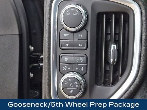 Used 2022 GMC Sierra 2500 Denali AWD/4WD image 9