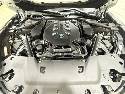 Used 2024 BMW 760i xDrive w/ Premium Package image 55