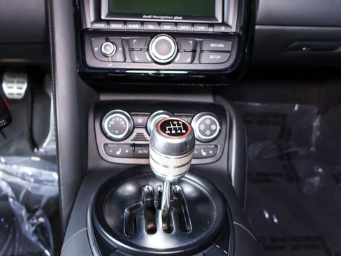 Used 2011 Audi R8 V10 image 17