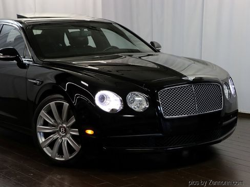 Used 2018 Bentley Flying Spur V8 image 2
