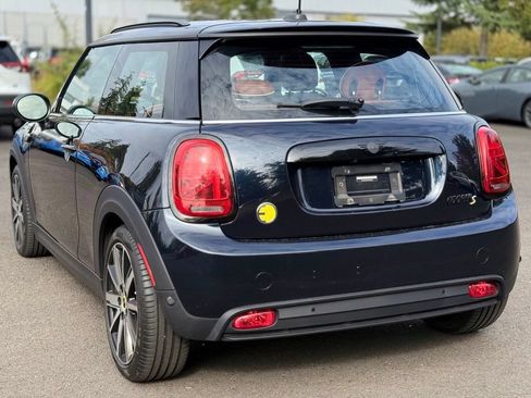 Used 2024 MINI Cooper SE FWD image 3