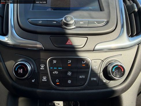 Certified 2019 Chevrolet Equinox LT w/ Driver Convenience Package image 29