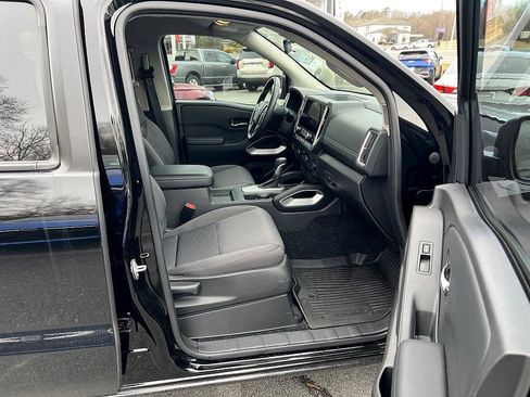 Used 2025 Nissan Frontier SV w/ SV Convenience Package image 22