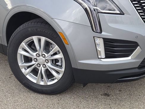 New 2026 Cadillac XT5 Luxury image 3