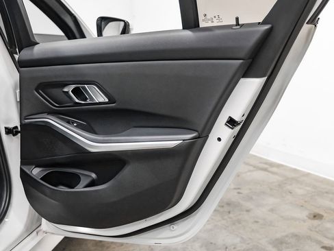 Used 2020 BMW 330i Sedan w/ Convenience Package RWD image 44
