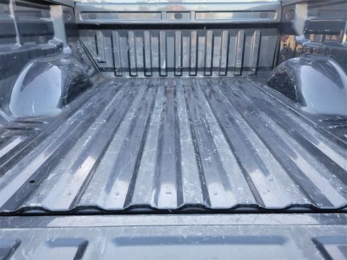 Used 2017 GMC Canyon 2WD Crew Cab w/ Convenience Package image 12