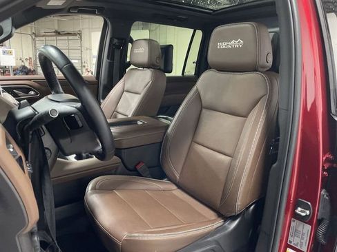 Used 2024 Chevrolet Suburban High Country w/ Advanced Technology Package image 11