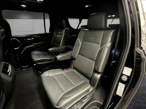 Used 2023 Cadillac Escalade ESV Sport AWD/4WD image 22