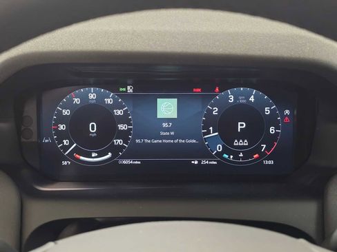 Used 2025 Land Rover Discovery Sport S image 26