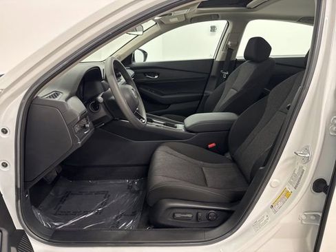 Certified 2023 Honda Accord EX image 11