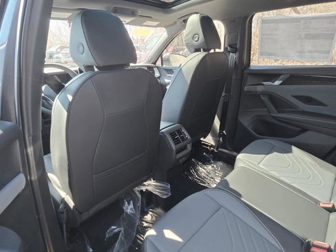 New 2026 Volkswagen Tiguan SE R-Line AWD/4WD image 12