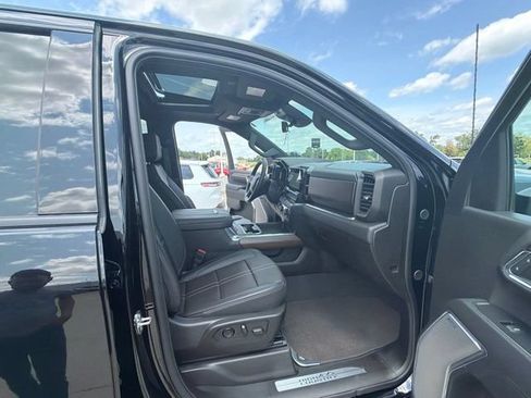 Certified 2024 Chevrolet Silverado 2500 High Country w/ Midnight Edition AWD/4WD image 26