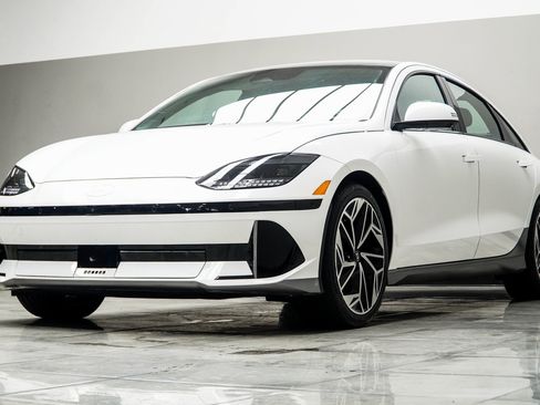 Used 2024 Hyundai Ioniq 6 Limited image 8