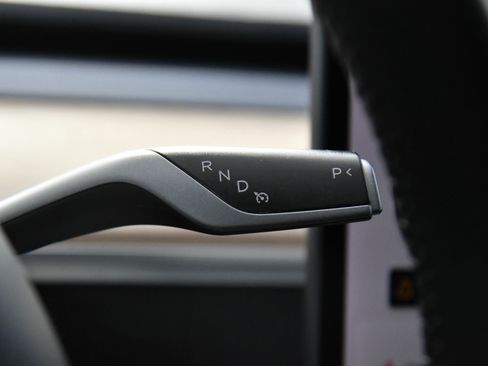 Used 2020 Tesla Model 3 Standard Range RWD image 26