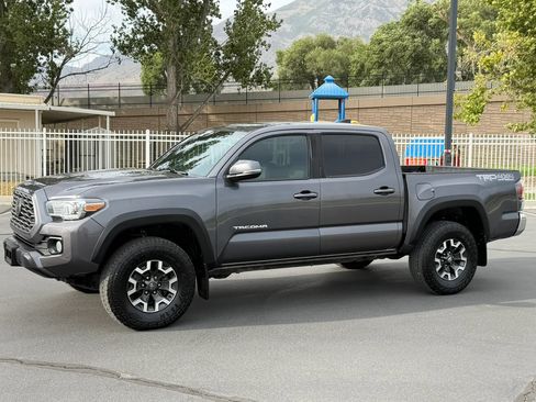 Used 2021 Toyota Tacoma TRD Off-Road w/ Technology Package AWD/4WD image 20