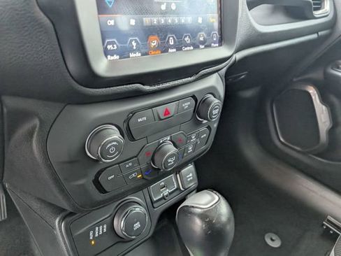 Used 2018 Jeep Renegade Limited w/ UConnect 8.4 Nav Group image 21