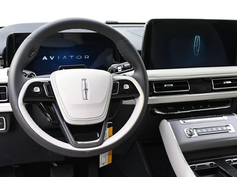 New 2026 Lincoln Aviator AWD image 12
