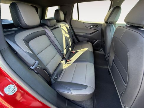 New 2026 Chevrolet Equinox LT w/ Convenience Package II FWD image 18