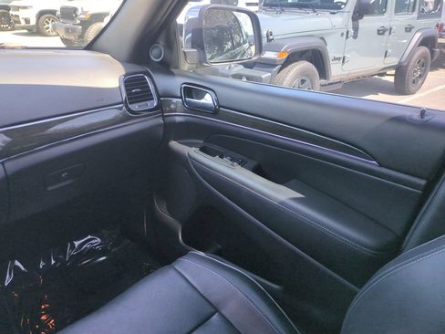 Used 2019 Jeep Grand Cherokee Overland RWD image 19