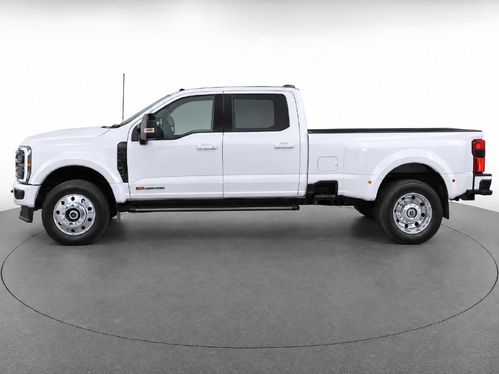 Used 2026 Ford F450 Platinum w/ FX4 Off-Road Package AWD/4WD image 5