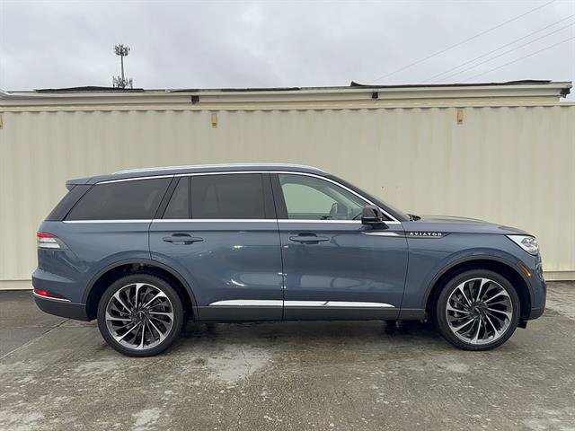 Used 2021 Lincoln Aviator Reserve w/ Equipment Group 202A AWD/4WD image 2