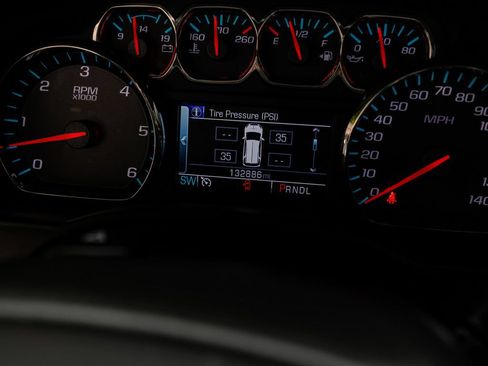 Used 2020 Chevrolet Tahoe LT w/ Luxury Package AWD/4WD image 17