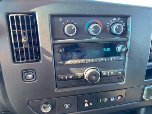 Used 2019 Chevrolet Express 3500 Extended RWD image 19