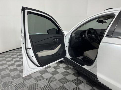 Used 2025 Honda Accord SE image 14