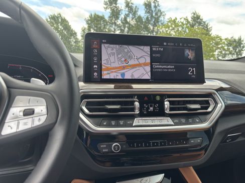 Used 2025 BMW X4 xDrive30i AWD/4WD image 31