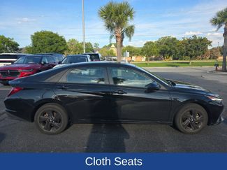 Used 2021 Hyundai Elantra SEL w/ Cargo Package FWD video 2