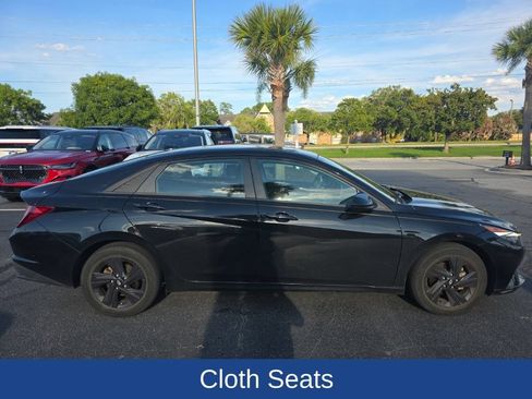 Used 2021 Hyundai Elantra SEL w/ Cargo Package FWD image 2