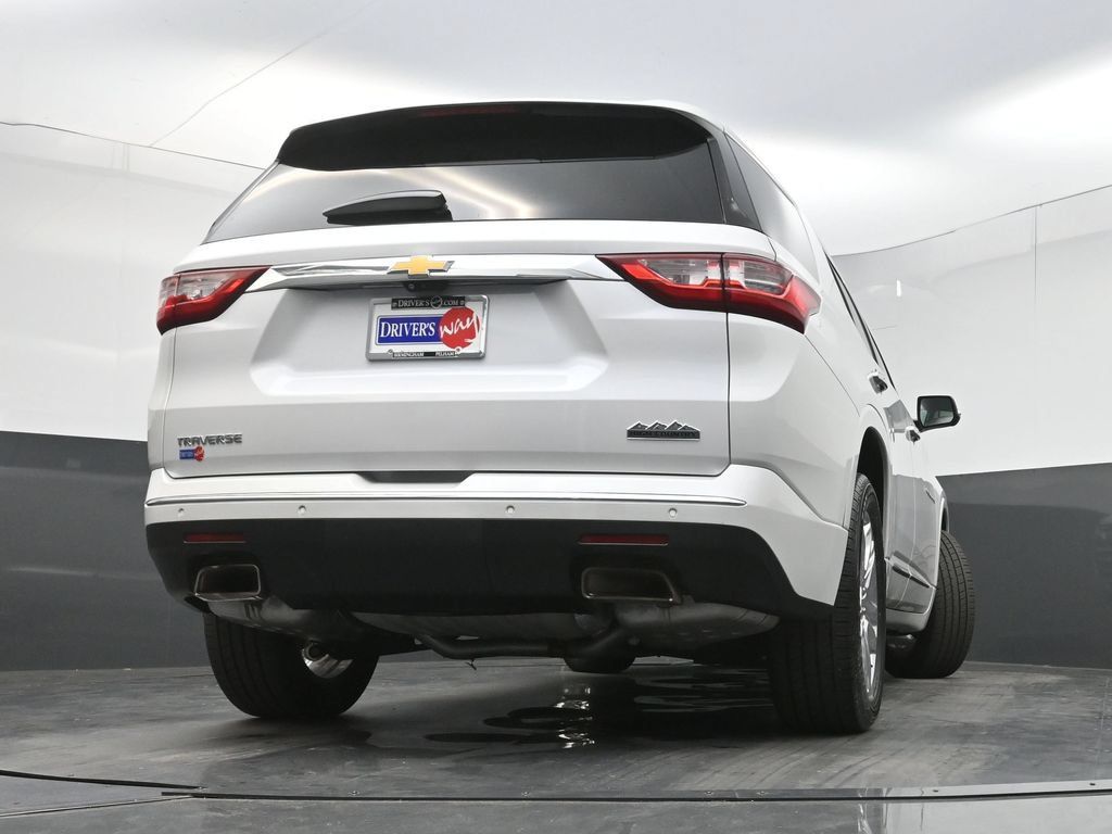 Used 2021 Chevrolet Traverse High Country FWD image 32