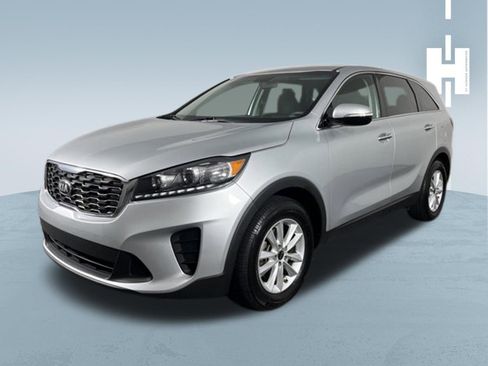 Used 2020 Kia Sorento LX image 3