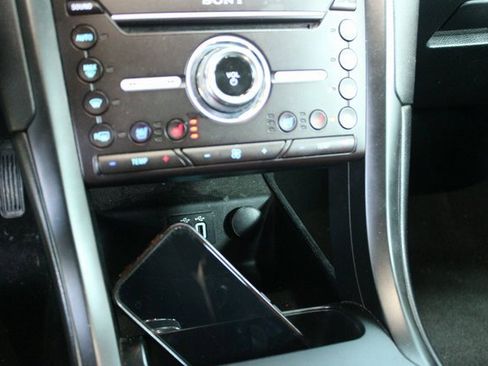 Used 2019 Ford Fusion Titanium image 19