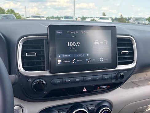 New 2026 Hyundai Venue SEL FWD image 17