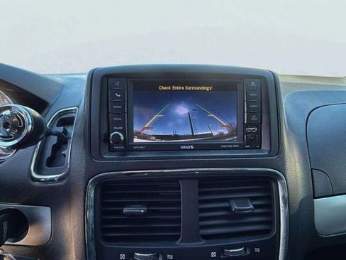 Used 2018 Dodge Grand Caravan GT FWD image 10