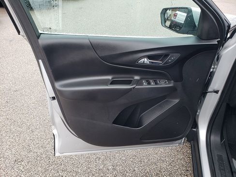 Used 2020 Chevrolet Equinox LT image 10