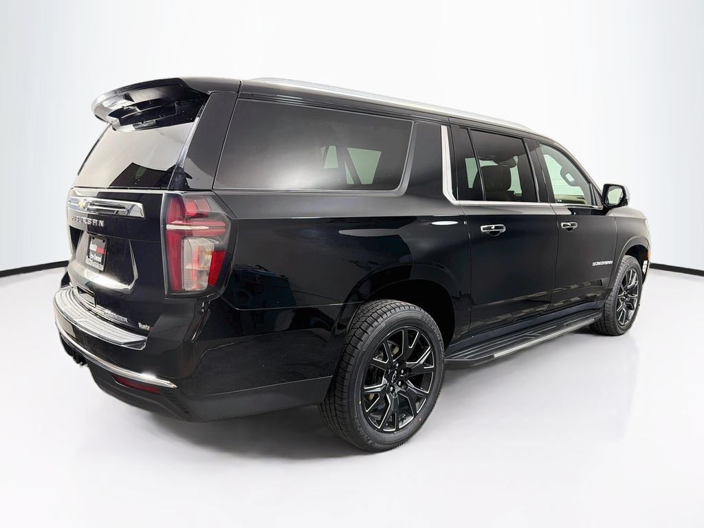 Used 2023 Chevrolet Suburban Premier AWD/4WD image 7