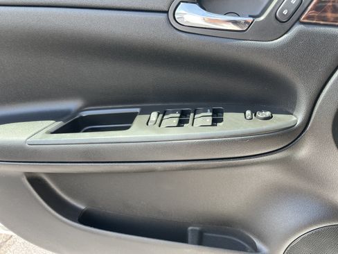 Used 2016 Chevrolet Impala LTZ FWD image 15