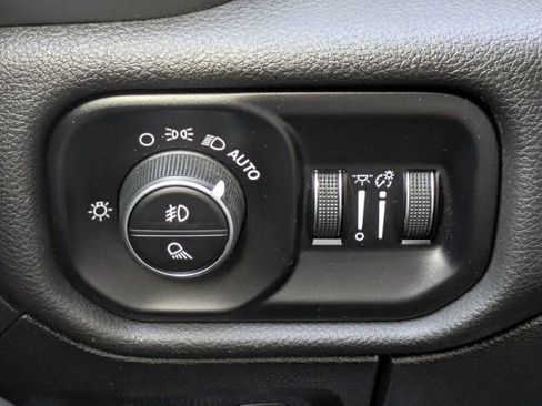Used 2025 RAM 1500 Big Horn AWD/4WD image 24
